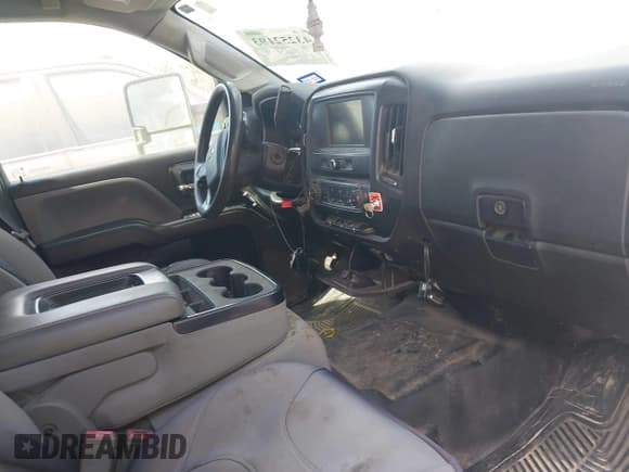 ✅ 2018 Chevrolet Silverado 2500HD Work Truck • VIN: 1GC1CUEG5JF211573 • Лот: 43252193. Опубликован ранее на IAAI с пробегом 220 060 миль. Бесплатный доступ к архиву аукционных продаж из США и подробный отчёт об истории автомобиля на DreamBid. Изображение 5.