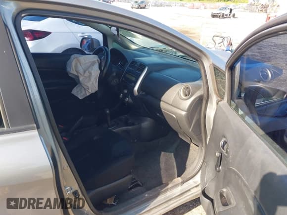 ✅ 2014 Nissan Note S • VIN: 3N1CE2CP7EL416255 • Lot: 42539409. Wystawiony na IAAI z przebiegiem 179 074 mil. Bezpłatny archiwum sprzedaży aukcyjnych z USA i szczegółowy raport historii pojazdu na DreamBid. Zdjęcie 5.