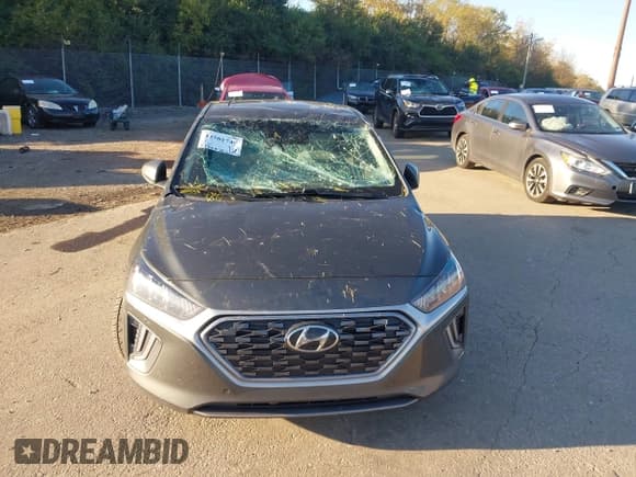 ✅ 2021 Hyundai Ioniq Limited • VIN: KMHC05LC7MU254282 • Lot: 43501749. Wystawiony na IAAI z przebiegiem 99 263 mil. Bezpłatny archiwum sprzedaży aukcyjnych z USA i szczegółowy raport historii pojazdu na DreamBid. Zdjęcie 12.