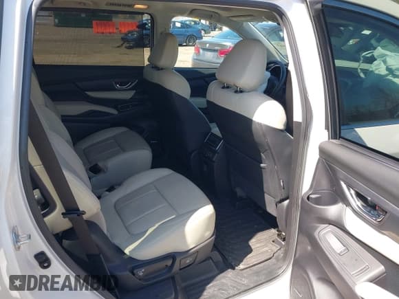 ✅ 2024 Subaru Ascent Limited • VIN: 4S4WMAUD9R3438413 • Lot: 41936607. Listed on IAAI with 4,279 mi. Free auction sales archive from the USA and detailed vehicle history report at DreamBid. Image 8.