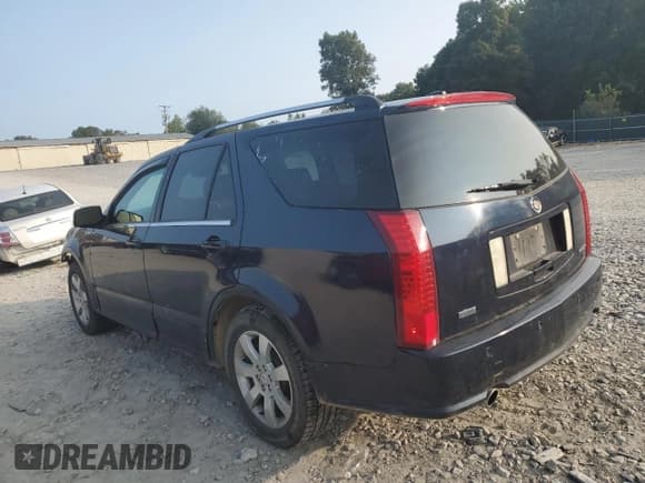 ✅ 2007 Cadillac SRX • VIN: 1GYEE63AX70155139 • Lot: 70524624. Wystawiony na Copart z przebiegiem 178 114 mil. Bezpłatny archiwum sprzedaży aukcyjnych z USA i szczegółowy raport historii pojazdu na DreamBid. Zdjęcie 2.
