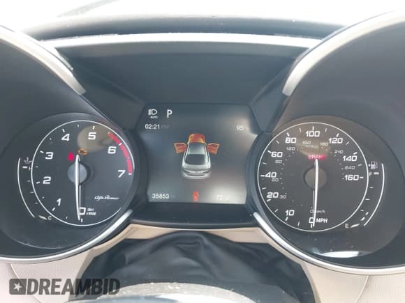 ✅ 2017 Alfa Romeo Giulia Ti • VIN: ZARFAECN4H7533456 • Lot: 42454831. Wystawiony na IAAI z przebiegiem 35 853 mil. Bezpłatny archiwum sprzedaży aukcyjnych z USA i szczegółowy raport historii pojazdu na DreamBid. Zdjęcie 7.