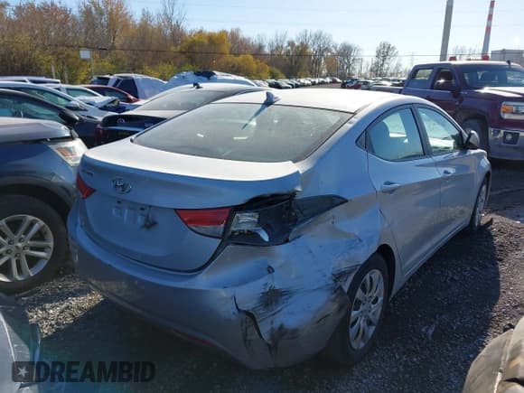 ✅ 2012 Hyundai Elantra GLS • VIN: 5NPDH4AE9CH089974 • Lot: 43474560. Listed on IAAI with 174,190 mi. Free auction sales archive from the USA and detailed vehicle history report at DreamBid. Image 6.