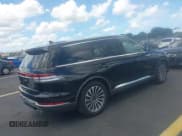 ✅ 2021 Lincoln Aviator Reserve • VIN: 5LM5J7WC0MGL12385 • Lot: 42472422. Wystawiony na IAAI z przebiegiem 20 404 mil. Bezpłatny archiwum sprzedaży aukcyjnych z USA i szczegółowy raport historii pojazdu na DreamBid. Zdjęcie 4.