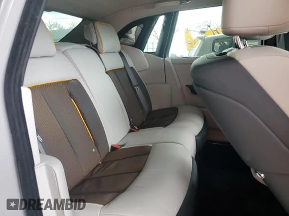 ✅ 2024 Rolls-Royce Phantom • VIN: SCATT6C05RU226082 • Lot: 51802205. Wystawiony na Copart z przebiegiem 2 562 mil. Bezpłatny archiwum sprzedaży aukcyjnych z USA i szczegółowy raport historii pojazdu na DreamBid. Zdjęcie 10.