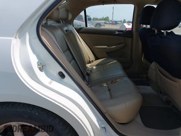 ✅ 2004 Honda Accord EX • VIN: 1HGCM66504A043181 • Lot: 43040458. Listed on IAAI with 140,037 mi. Free auction sales archive from the USA and detailed vehicle history report at DreamBid. Image 8.