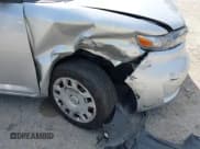 ✅ 2009 Scion xB • VIN: JTLKE50E291069710 • Lot: 42954702. Wystawiony na IAAI z przebiegiem 204 264 mil. Bezpłatny archiwum sprzedaży aukcyjnych z USA i szczegółowy raport historii pojazdu na DreamBid. Zdjęcie 6.