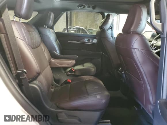 ✅ 2025 Ford Explorer Platinum • VIN: 1FMWK8HC9SGA70846 • Lot: 71782335. Listed on Copart with 7,339 mi. Free auction sales archive from the USA and detailed vehicle history report at DreamBid. Image 11.