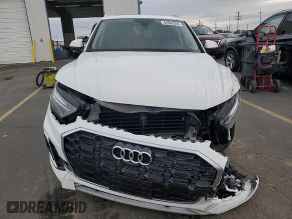 ✅ 2023 Audi Q5 S line Premium Plus • VIN: WA1EAAFY8P2016364 • Lot: 82543305. Wystawiony na Copart z przebiegiem 36 912 mil. Bezpłatny archiwum sprzedaży aukcyjnych z USA i szczegółowy raport historii pojazdu na DreamBid. Zdjęcie 5.
