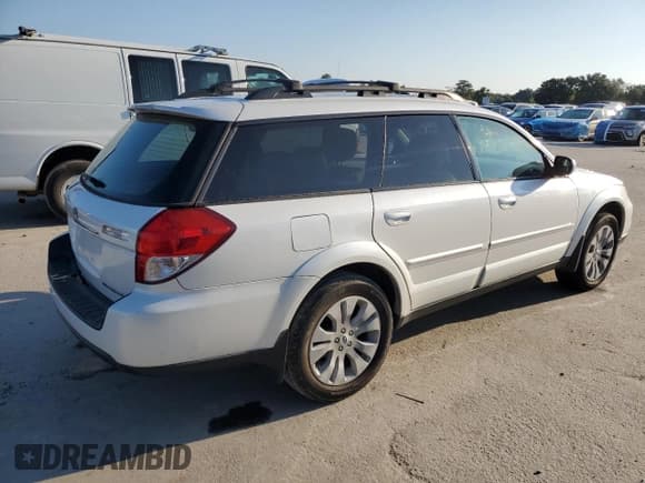 ✅ 2009 Subaru Outback Limited • VIN: 4S4BP66C497313268 • Лот: 80643625. Опубликован ранее на Copart с пробегом 196 051 миль. Бесплатный доступ к архиву аукционных продаж из США и подробный отчёт об истории автомобиля на DreamBid. Изображение 3.
