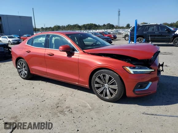 ✅ 2021 Volvo S60 Inscription • VIN: 7JRA22TL6MG102496 • Лот: 86595065. Опубликован ранее на Copart с пробегом 52 561 миль. Бесплатный доступ к архиву аукционных продаж из США и подробный отчёт об истории автомобиля на DreamBid. Изображение 4.