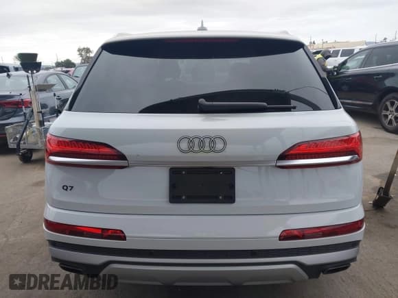 ✅ 2025 Audi Q7 Premium • VIN: WA1ACBF70SD001585 • Лот: 42058238. Опубликован ранее на IAAI с пробегом 17 313 миль. Бесплатный доступ к архиву аукционных продаж из США и подробный отчёт об истории автомобиля на DreamBid. Изображение 16.