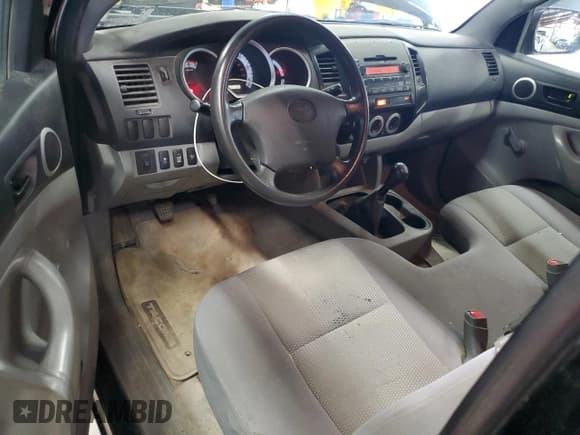 ✅ 2011 Toyota Tacoma • VIN: 5TFPX4EN5BX004433 • Lot: 70926415. Wystawiony na Copart z przebiegiem 192 954 mil. Bezpłatny archiwum sprzedaży aukcyjnych z USA i szczegółowy raport historii pojazdu na DreamBid. Zdjęcie 8.