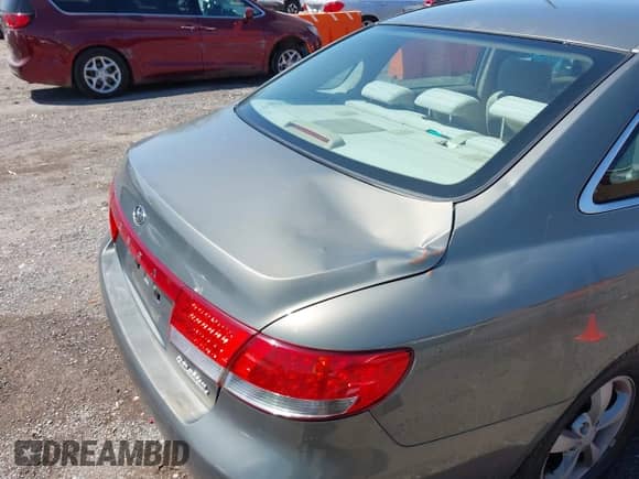 2007 Hyundai Azera SE с VIN KMHFC46F27A139440, выставлен на аукционе IAAI как лот 42058893 с пробегом 218 540 миль миль и . История ставок и продаж доступна на DreamBid. Изображение 6.