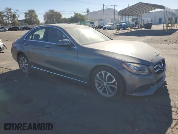 ✅ 2017 Mercedes-Benz C 300 • VIN: 55SWF4JBXHU198436 • Lot: 90936225. Wystawiony na Copart z przebiegiem 126 921 mil. Bezpłatny archiwum sprzedaży aukcyjnych z USA i szczegółowy raport historii pojazdu na DreamBid. Zdjęcie 4.