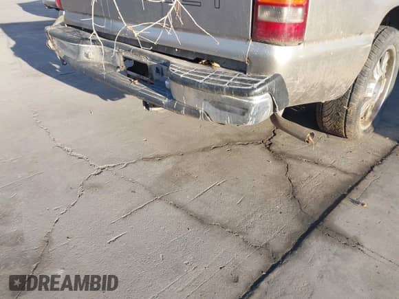 ✅ 1999 Chevrolet Silverado 1500 LT • VIN: 1GCEC19T9XE210125 • Lot: 43629583. Wystawiony na IAAI z przebiegiem Nie podano mil. Skorzystaj z bezpłatnego archiwum sprzedaży aukcyjnych z USA i zobacz szczegółowy raport historii pojazdu na DreamBid. Zdjęcie 12.