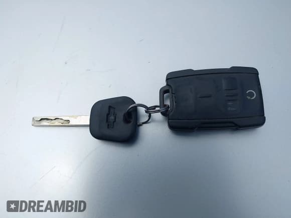 ✅ 2017 Chevrolet Silverado 1500 LT • VIN: 3GCUKREH0HG231812 • Lot: 42499686. Listed on IAAI with 128,341 mi. Free auction sales archive from the USA and detailed vehicle history report at DreamBid. Image 11.