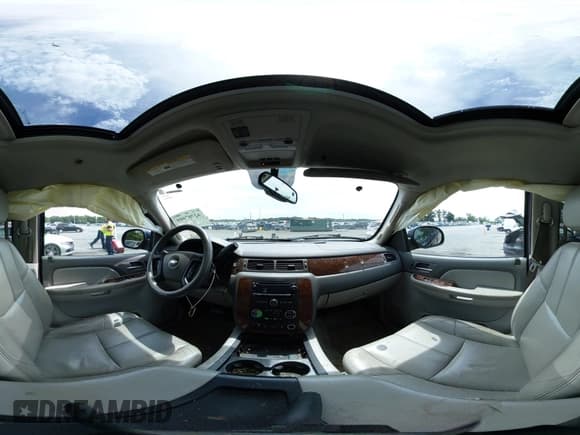 ✅ 2008 Chevrolet Suburban LTZ • VIN: 3GNFK16388G176479 • Lot: 42707009. Wystawiony na IAAI z przebiegiem 236 064 mil. Bezpłatny archiwum sprzedaży aukcyjnych z USA i szczegółowy raport historii pojazdu na DreamBid. Zdjęcie 18.