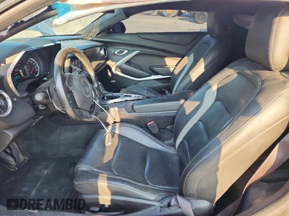 ✅ 2017 Chevrolet Camaro 2LT • VIN: 1G1FD1RS2H0126969 • Lot: 81136195. Wystawiony na Copart z przebiegiem 87 782 mil. Bezpłatny archiwum sprzedaży aukcyjnych z USA i szczegółowy raport historii pojazdu na DreamBid. Zdjęcie 7.