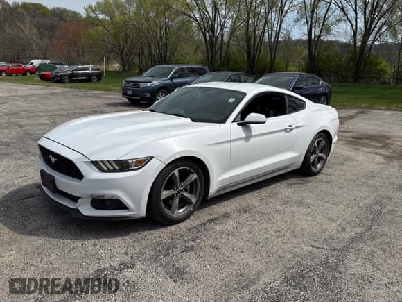 ✅ 2016 Ford Mustang V6 • VIN: 1FA6P8AM6G5336289 • Лот: 52739715. Опубликован ранее на Copart с пробегом 104 909 миль. Бесплатный доступ к архиву аукционных продаж из США и подробный отчёт об истории автомобиля на DreamBid. Изображение 2.