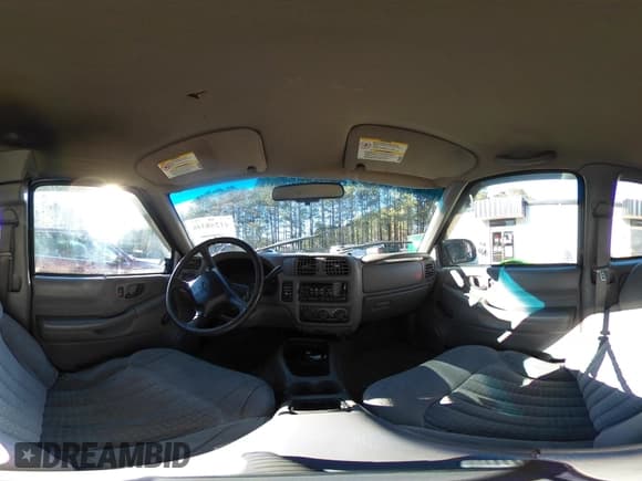 ✅ 2001 Chevrolet S-10 LS • VIN: 1GCCS19W718185056 • Лот: 41268346. Опубликован ранее на IAAI с пробегом 158 052 миль. Бесплатный доступ к архиву аукционных продаж из США и подробный отчёт об истории автомобиля на DreamBid. Изображение 18.