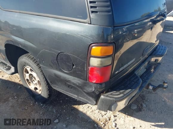 ✅ 2005 Chevrolet Suburban LS • VIN: 1GNEC16Z15R173836 • Lot: 43504108. Wystawiony na IAAI z przebiegiem 334 696 mil. Bezpłatny archiwum sprzedaży aukcyjnych z USA i szczegółowy raport historii pojazdu na DreamBid. Zdjęcie 6.