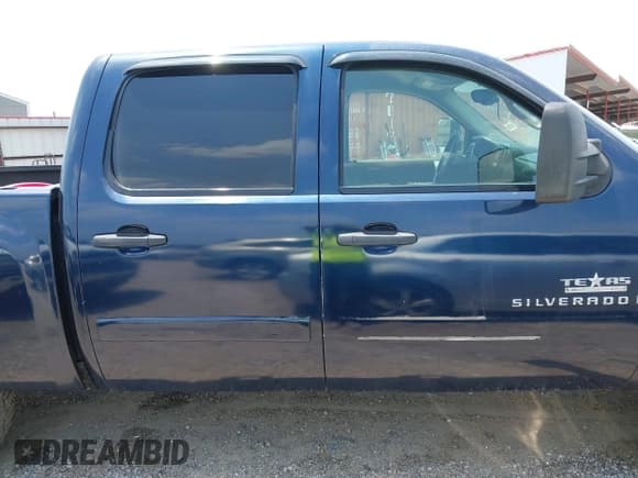 ✅ 2007 Chevrolet Silverado 1500 1LT • VIN: 2GCEC13J971511292 • Lot: 42181818. Wystawiony na IAAI z przebiegiem 239 647 mil. Bezpłatny archiwum sprzedaży aukcyjnych z USA i szczegółowy raport historii pojazdu na DreamBid. Zdjęcie 13.
