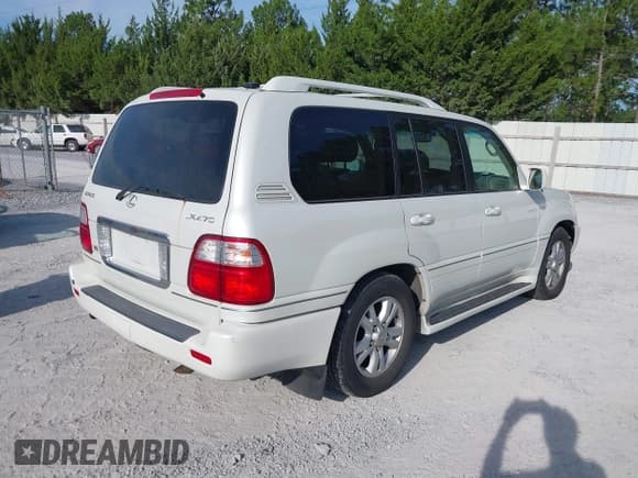 ✅ 2005 Lexus LX 470 • VIN: JTJHT00W754000878 • Lot: 42727042. Wystawiony na IAAI z przebiegiem 263 799 mil. Bezpłatny archiwum sprzedaży aukcyjnych z USA i szczegółowy raport historii pojazdu na DreamBid. Zdjęcie 4.