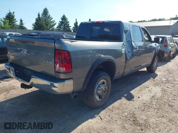 ✅ 2013 Ram 2500 SLT • VIN: 3C6UR5ML7DG559014 • Lot: 42635223. Wystawiony na IAAI z przebiegiem 170 917 mil. Bezpłatny archiwum sprzedaży aukcyjnych z USA i szczegółowy raport historii pojazdu na DreamBid. Zdjęcie 4.