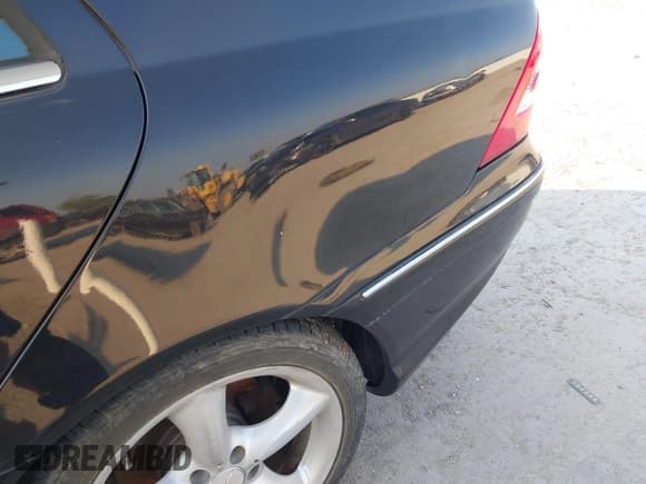 ✅ 2006 Mercedes-Benz C 230 Sport • VIN: WDBRF52H96A910981 • Lot: 43212995. Wystawiony na IAAI z przebiegiem Nie podano. Bezpłatny archiwum sprzedaży aukcyjnych z USA i szczegółowy raport historii pojazdu na DreamBid. Zdjęcie 6.