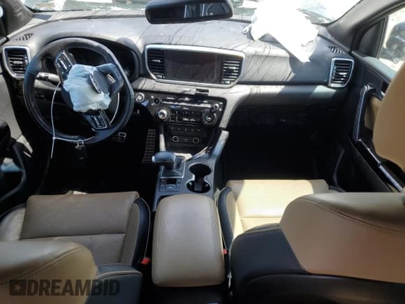 ✅ 2020 Kia Sportage SX Turbo • VIN: KNDPR3A63L7744258 • Lot: 57673025. Wystawiony na Copart z przebiegiem 105 275 mil. Bezpłatny archiwum sprzedaży aukcyjnych z USA i szczegółowy raport historii pojazdu na DreamBid. Zdjęcie 8.