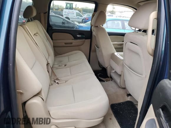 ✅ 2007 Chevrolet Suburban LTZ • VIN: 3GNFK16317G184423 • Lot: 80623094. Wystawiony na Copart z przebiegiem Nie podano. Bezpłatny archiwum sprzedaży aukcyjnych z USA i szczegółowy raport historii pojazdu na DreamBid. Zdjęcie 11.