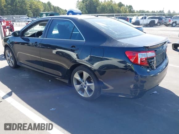 ✅ 2014 Toyota Camry XLE • VIN: 4T1BK1FK1EU549736 • Lot: 43361326. Wystawiony na IAAI z przebiegiem 163 519 mil. Bezpłatny archiwum sprzedaży aukcyjnych z USA i szczegółowy raport historii pojazdu na DreamBid. Zdjęcie 3.