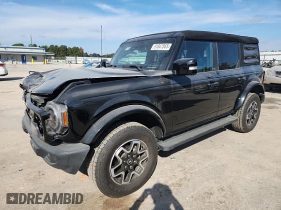 ✅ 2023 Ford Bronco Badlands • VIN: 1FMEE5DPXPLB50441 • Лот: 91847065. Опубликован ранее на Copart с пробегом 48 622 миль. Бесплатный доступ к архиву аукционных продаж из США и подробный отчёт об истории автомобиля на DreamBid. Изображение 1.