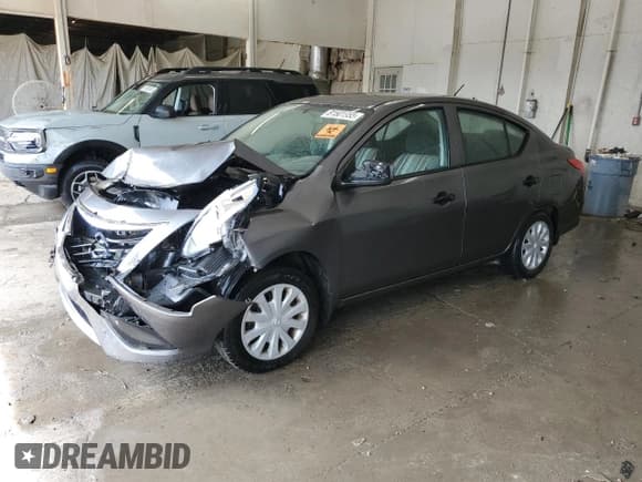 ✅ 2018 Nissan Versa SV • VIN: 3N1CN7AP6JL886061 • Lot: 81501955. Listed on Copart with 86,171 mi. Free auction sales archive from the USA and detailed vehicle history report at DreamBid. Image 1.