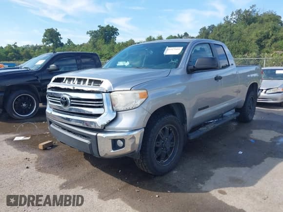 ✅ 2017 Toyota Tundra SR • VIN: 5TFRM5F14HX111808 • Lot: 43317955. Wystawiony na IAAI z przebiegiem 169 224 mil. Bezpłatny archiwum sprzedaży aukcyjnych z USA i szczegółowy raport historii pojazdu na DreamBid. Zdjęcie 17.