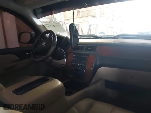 ✅ 2007 Chevrolet Silverado 2500HD 1LT • VIN: 1GCHK23K47F508534 • Lot: 42926776. Wystawiony na IAAI z przebiegiem 240 062 mil. Bezpłatny archiwum sprzedaży aukcyjnych z USA i szczegółowy raport historii pojazdu na DreamBid. Zdjęcie 5.