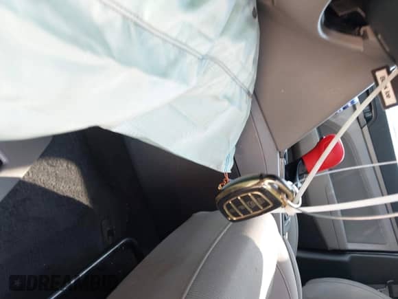 2018 Hyundai Elantra Value Edition z VIN KMHD84LF1JU475602, wystawiony jako IAAI lot #43169110 z przebiegiem 124 443 mil mil oraz . Historia ofert i sprzedaży dostępna na DreamBid. Obrazek 11.