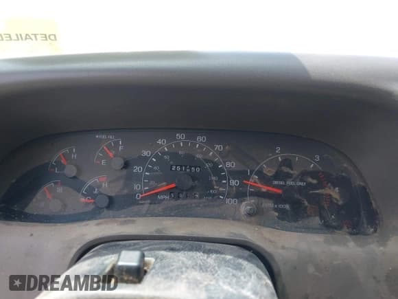 ✅ 2001 Ford F-350 XL • VIN: 1FTSW31F11EA55735 • Lot: 42163252. Listed on IAAI with 251,750 mi. Free auction sales archive from the USA and detailed vehicle history report at DreamBid. Image 7.