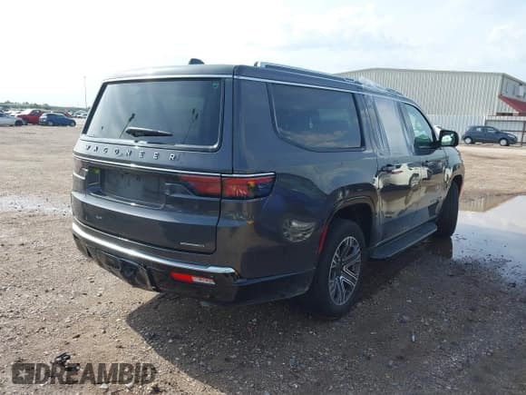 ✅ 2024 Jeep Wagoneer Series II • VIN: 1C4SJRBP8RS177563 • Lot: 42506797. Listed on IAAI with 27,489 mi. Free auction sales archive from the USA and detailed vehicle history report at DreamBid. Image 3.