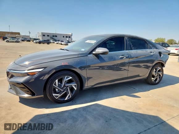 2025 Hyundai Elantra Limited with VIN KMHLP4DG8SU006434, listed as a Copart auction lot 81894615 with 1,238 mi miles and Salvage title. Bid and sale history available at DreamBid. Image 1.