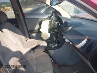 ✅ 2005 Saturn VUE • VIN: 5GZCZ33D85S847104 • Lot: 42585053. Wystawiony na IAAI z przebiegiem 201 950 mil. Bezpłatny archiwum sprzedaży aukcyjnych z USA i szczegółowy raport historii pojazdu na DreamBid. Zdjęcie 5.