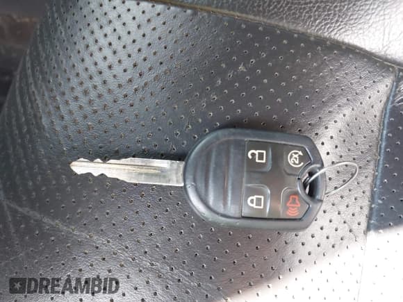 ✅ 2013 Ford F-250 XL • VIN: 1FT7W2BT4DEA54121 • Lot: 43132676. Listed on IAAI with 177,287 mi. Free auction sales archive from the USA and detailed vehicle history report at DreamBid. Image 11.