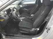 ✅ 2015 Hyundai Veloster • VIN: KMHTC6ADXFU232322 • Lot: 68891114. Wystawiony na Copart z przebiegiem 93 623 mil. Bezpłatny archiwum sprzedaży aukcyjnych z USA i szczegółowy raport historii pojazdu na DreamBid. Zdjęcie 7.