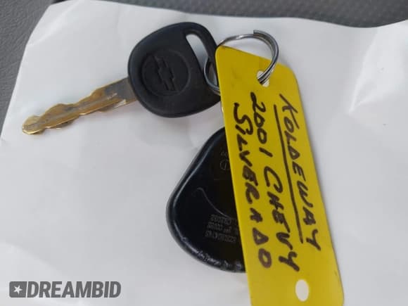 ✅ 2001 Chevrolet Silverado 2500HD LS • VIN: 1GCHK23U71F150029 • Lot: 42586816. Wystawiony na IAAI z przebiegiem 214 239 mil. Bezpłatny archiwum sprzedaży aukcyjnych z USA i szczegółowy raport historii pojazdu na DreamBid. Zdjęcie 11.