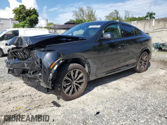 ✅ 2025 BMW X6 xDrive40i • VIN: 5UX33EX0XS9Z03745 • Lot: 80953985. Listed on Copart with 15,013 mi. Free auction sales archive from the USA and detailed vehicle history report at DreamBid. Image 1.