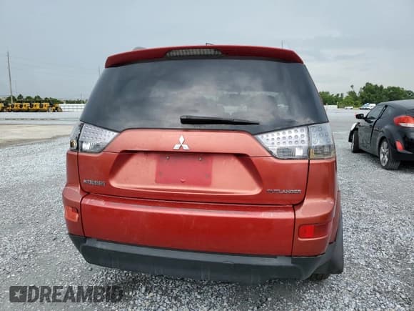 ✅ 2008 Mitsubishi Outlander SE • VIN: JA4LS31WX8Z014016 • Лот: 63615605. Опубликован ранее на Copart с пробегом 205 353 миль. Бесплатный доступ к архиву аукционных продаж из США и подробный отчёт об истории автомобиля на DreamBid. Изображение 6.
