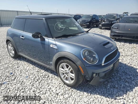 ✅ 2011 MINI Hardtop S • VIN: WMWSV3C51BTY11999 • Lot: 57783194. Listed on Copart with 135,356 mi. Free auction sales archive from the USA and detailed vehicle history report at DreamBid. Image 4.