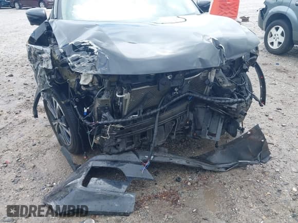 ✅ 2017 Nissan Rogue SL • VIN: 5N1AT2MT8HC732037 • Lot: 42348170. Listed on IAAI with 109,953 mi. Free auction sales archive from the USA and detailed vehicle history report at DreamBid. Image 6.