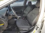 ✅ 2017 Hyundai Accent SE • VIN: KMHCT5AE6HU334500 • Лот: 68620754. Опубликован ранее на Copart с пробегом 120 133 миль. Бесплатный доступ к архиву аукционных продаж из США и подробный отчёт об истории автомобиля на DreamBid. Изображение 7.